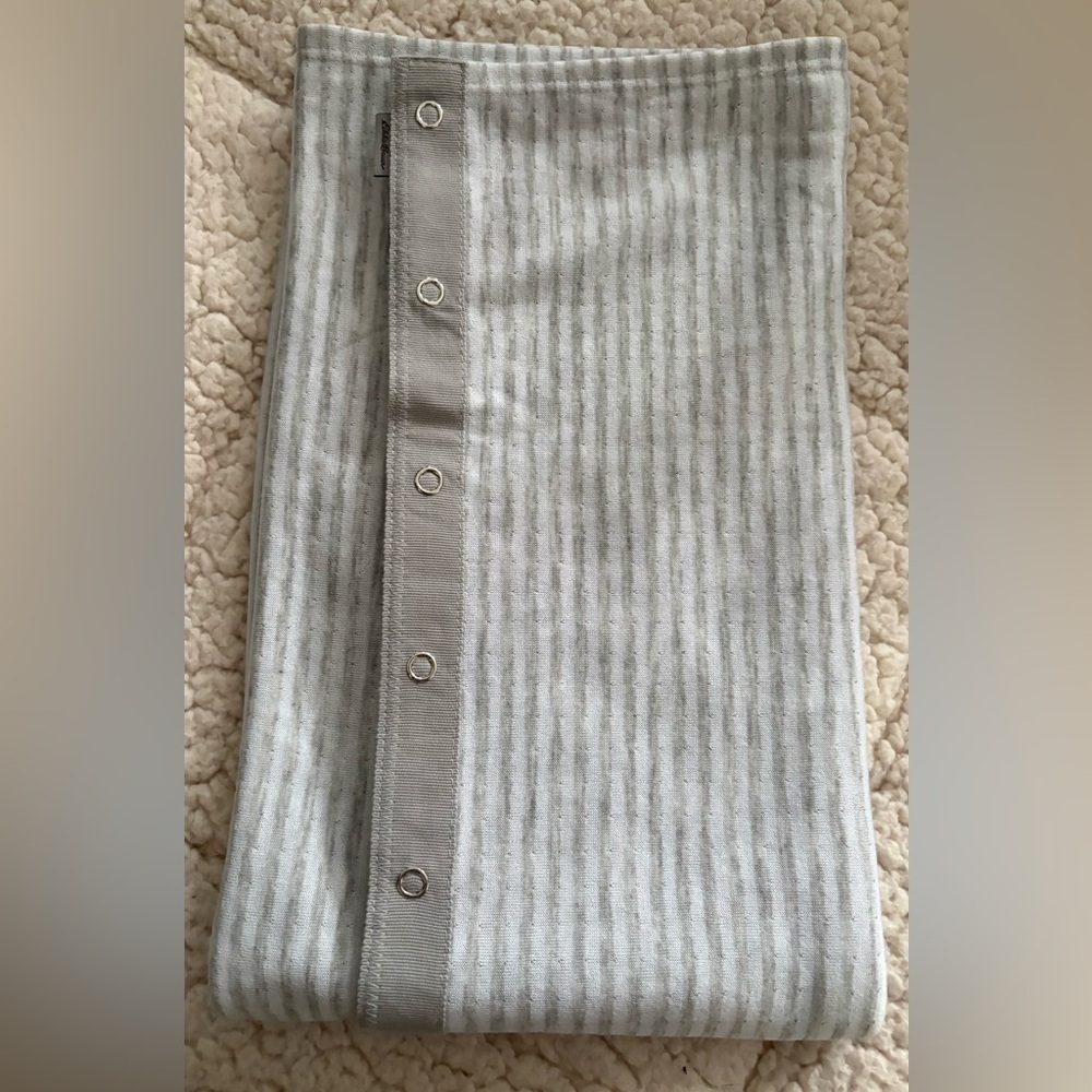 Stylish Gray Striped Women's Snap Scarf
NWOT